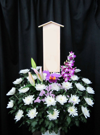 葬儀供花　菊メイン　越谷市の葬儀社会館